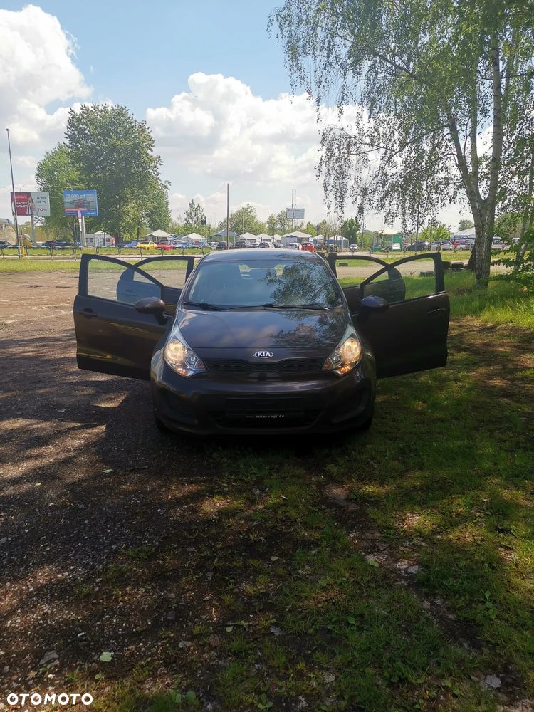 Kia Rio - 24