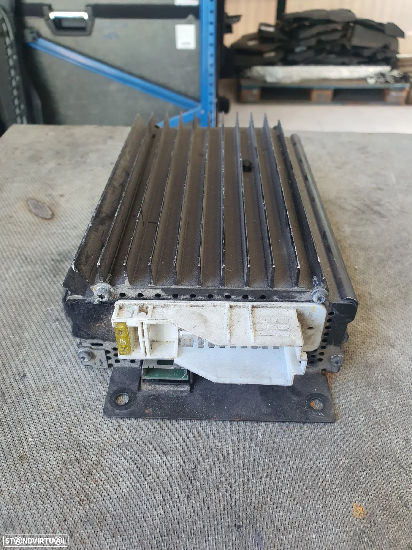 AMPLIFICADOR SOM MERCEDES W203 / 2038201689 - 1