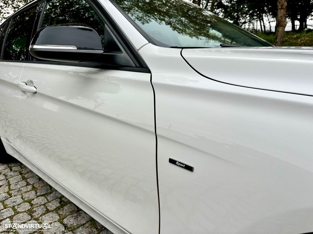 BMW 318 d Touring Auto Line Sport - 12