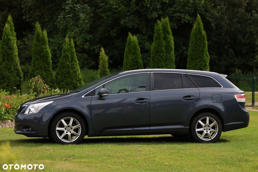 Toyota Avensis - 2