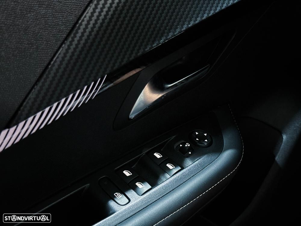 Peugeot 208 1.2 Hybrid Allure e-DCS6 - 37