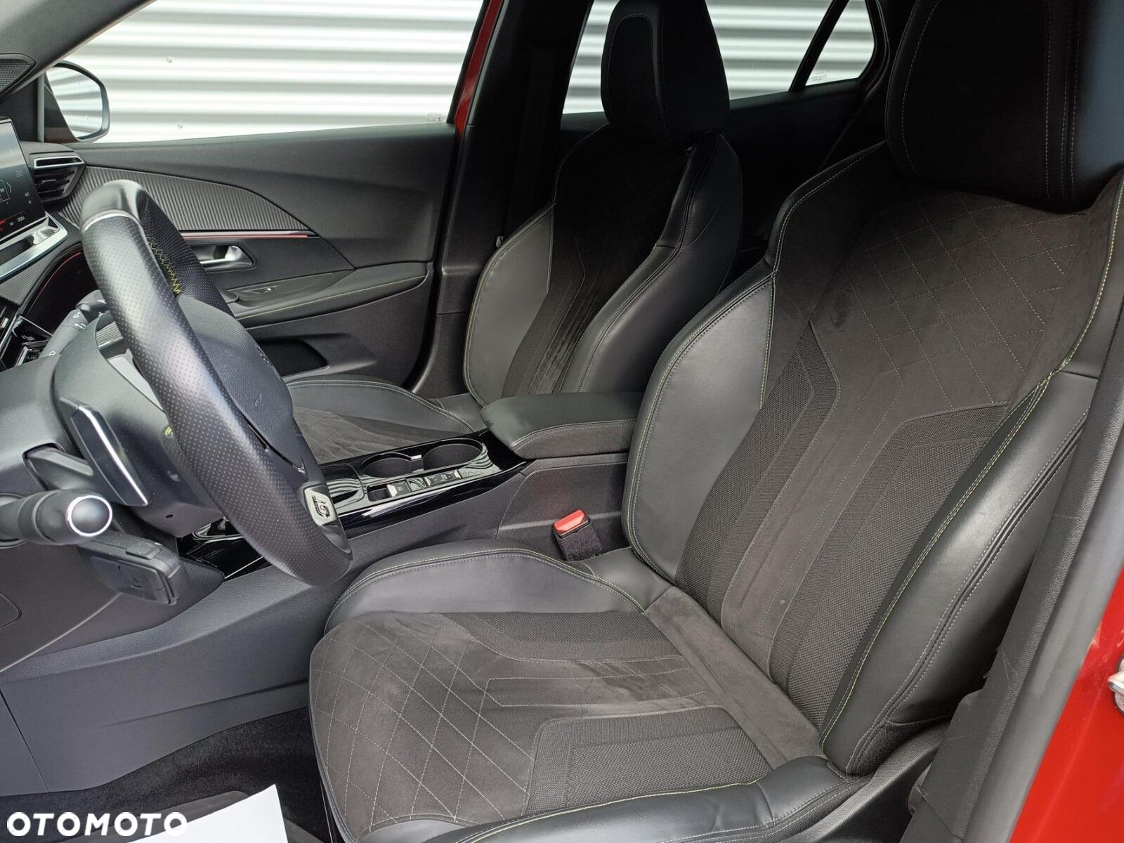 Peugeot 2008 1.2 PureTech GT Pack S&S EAT8 - 33