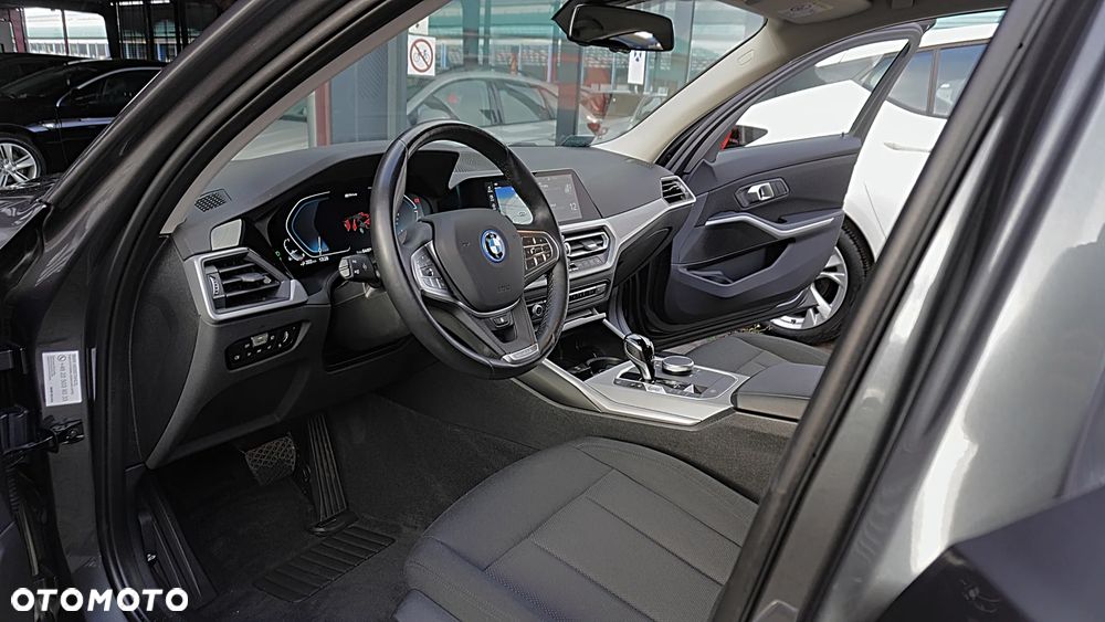 BMW Seria 3 320e - 14