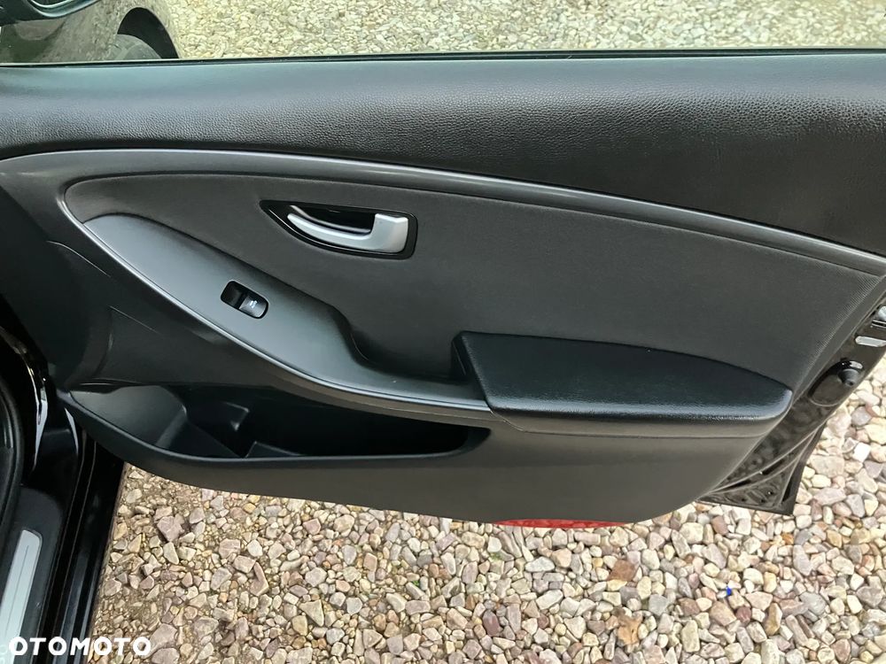 Hyundai i30 1.6 GDI BlueDrive Premium DCT - 38