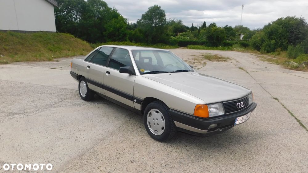 Audi 100 1.8 E - 22