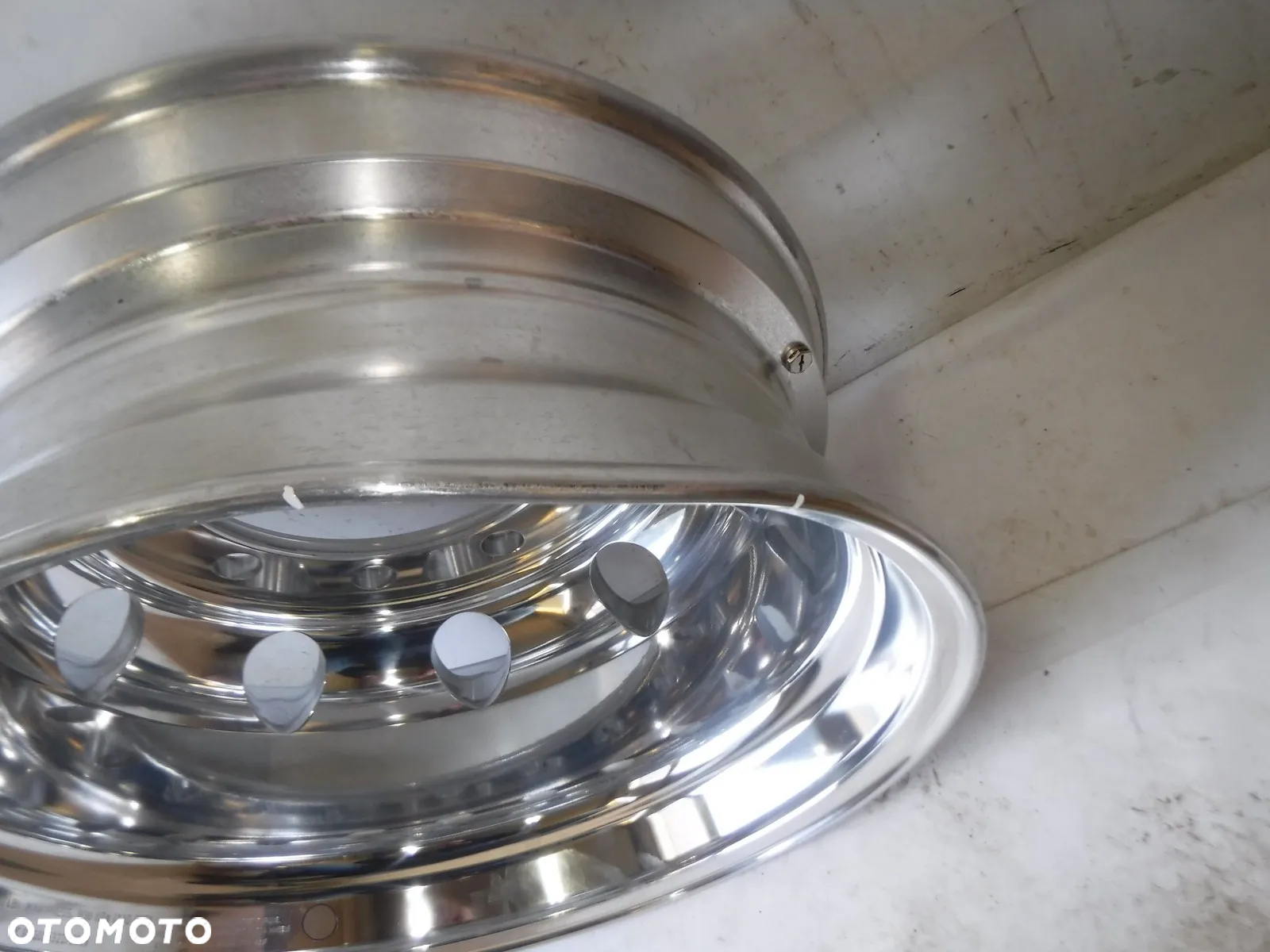 88U553DB. FELGA ALUMiniowa nowa alcoa 10 OTW 22,5X8,25 ET176 DWUSTRONNIE POLER.SR.OTW.32MM,ZAWOR WEWN.AURORA-B. - 10