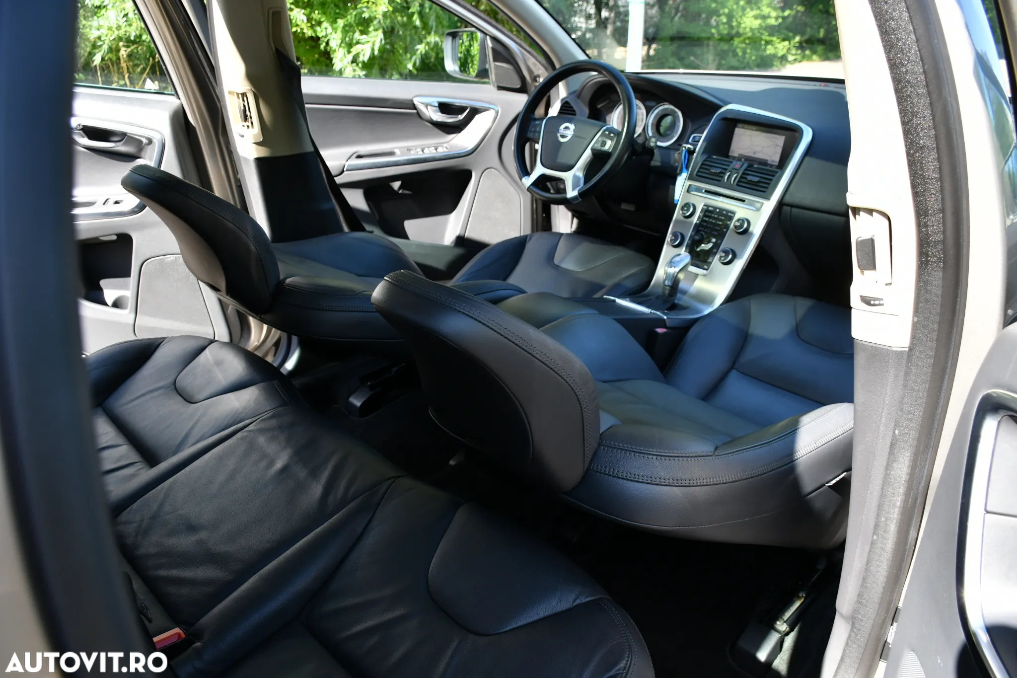 Volvo XC 60 D5 AWD Aut. Summum - 11