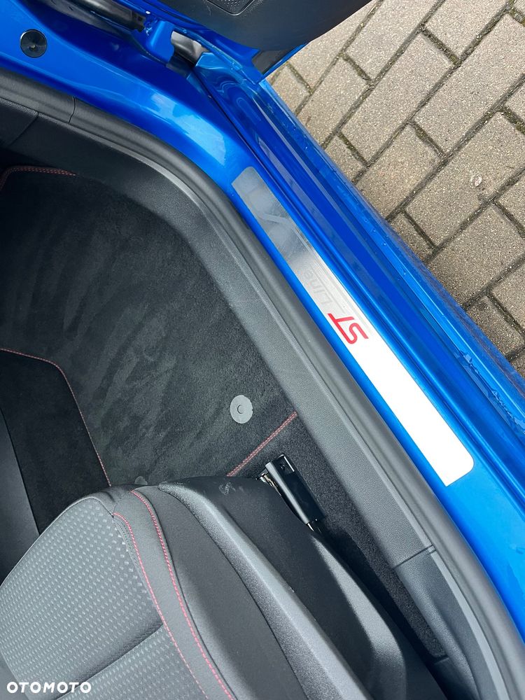 Ford Focus 1.0 EcoBoost ST-Line - 24