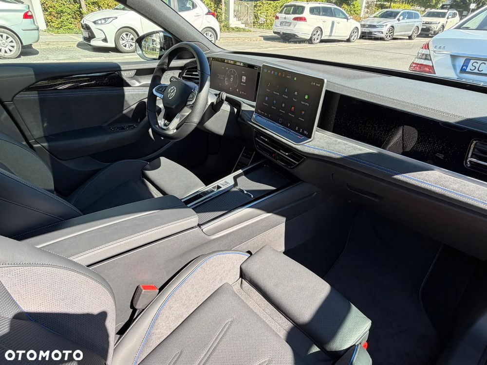 Volkswagen Passat - 13