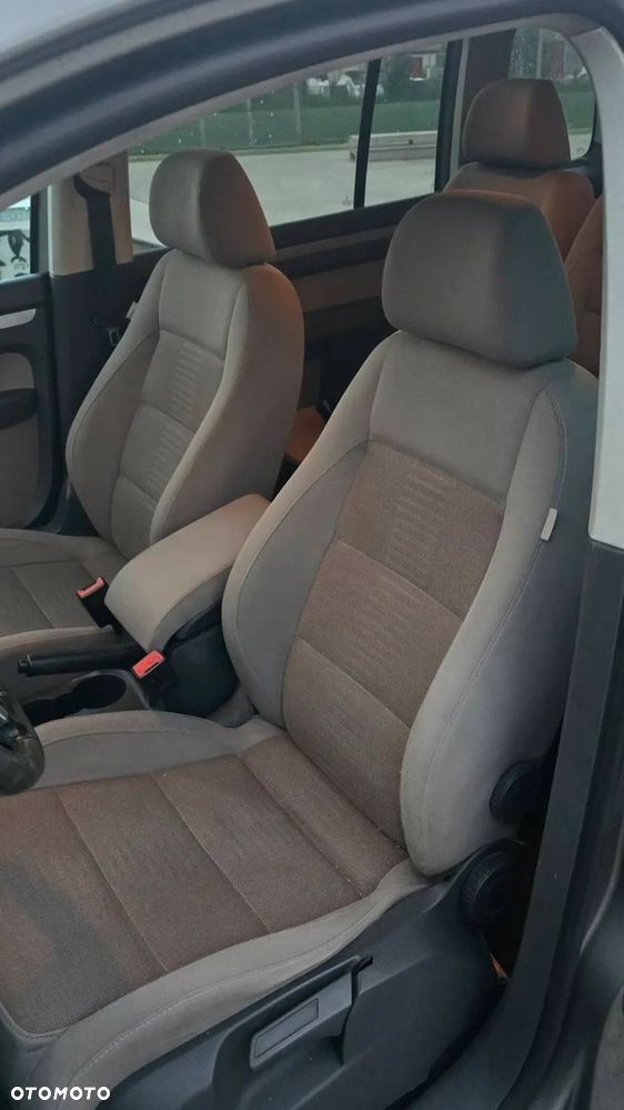 Volkswagen Touran - 6