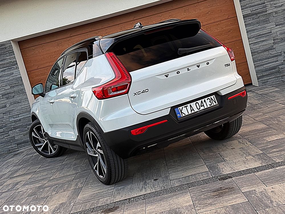 Volvo XC 40 T5 AWD R-Design - 4