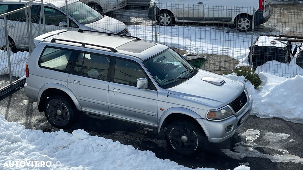 Mitsubishi Pajero Sport 2.5 TD GLS - 1