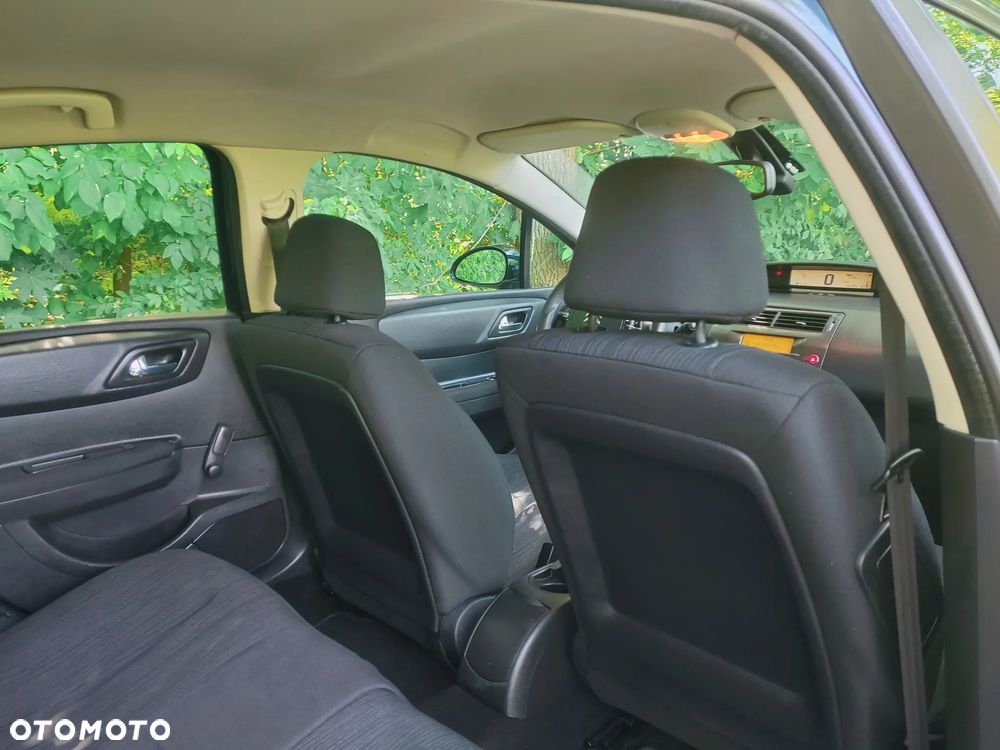 Citroën C4 1.4 16V Impress - 12