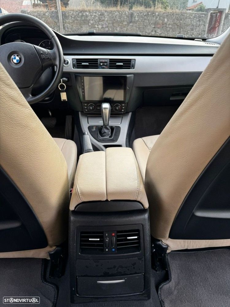 BMW 320 dA Exclusive - 17