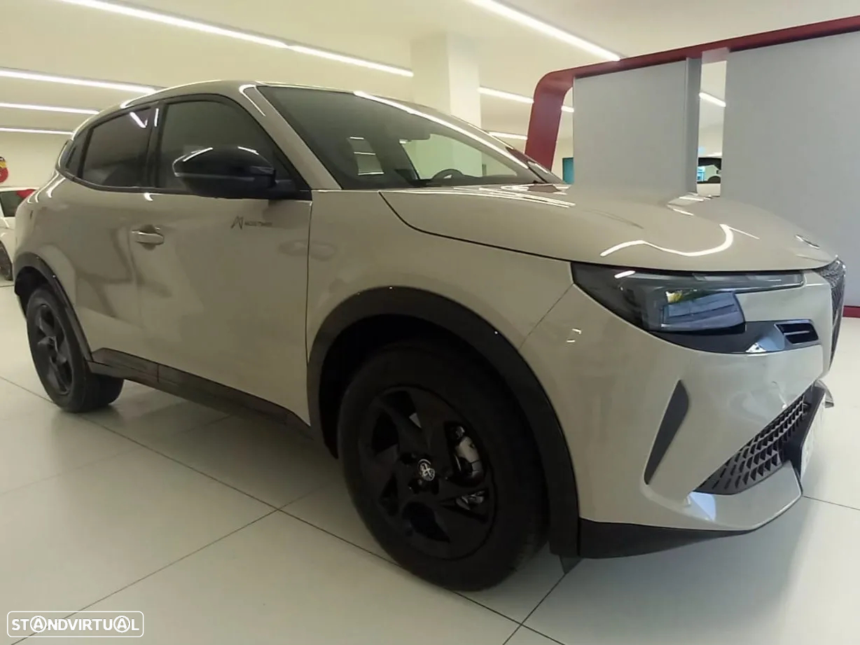 Alfa Romeo Junior 1.2 Intensa Q4 eDCT6 - 4