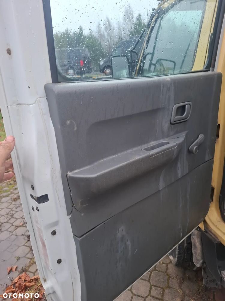 Mitsubishi Canter - 12