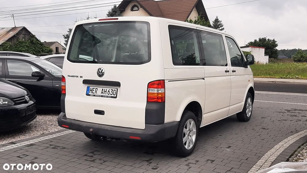 Volkswagen Caravelle - 1