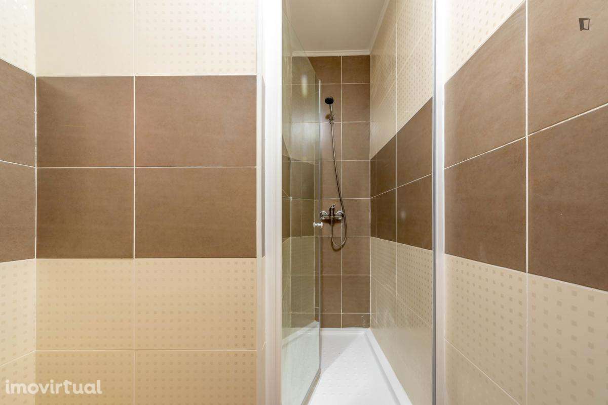 Quarto - localizado em Telheiras Lisbon - Grande imagem: 5/13