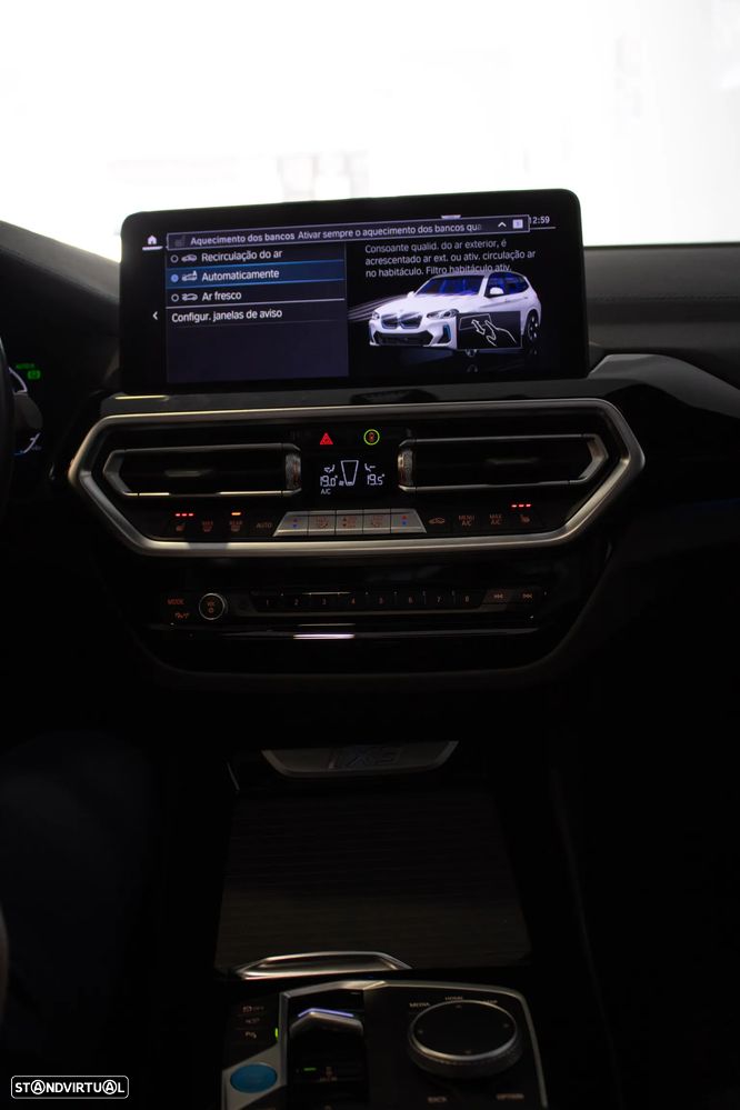 BMW iX3 M Sport Impressive - 38