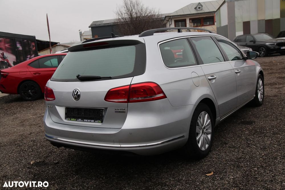 Volkswagen Passat - 12
