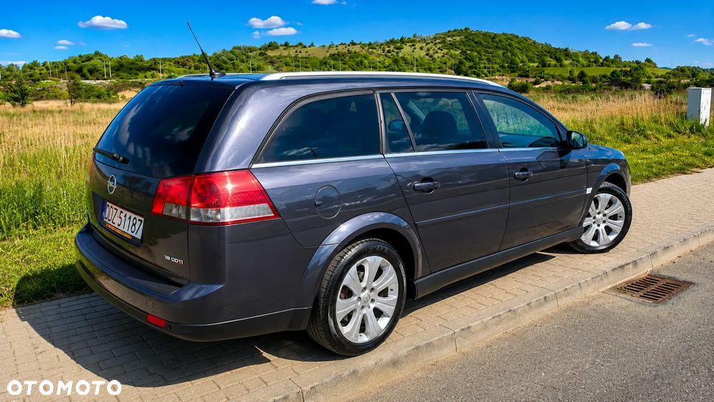Opel Vectra 1.9 CDTI Cosmo - 4