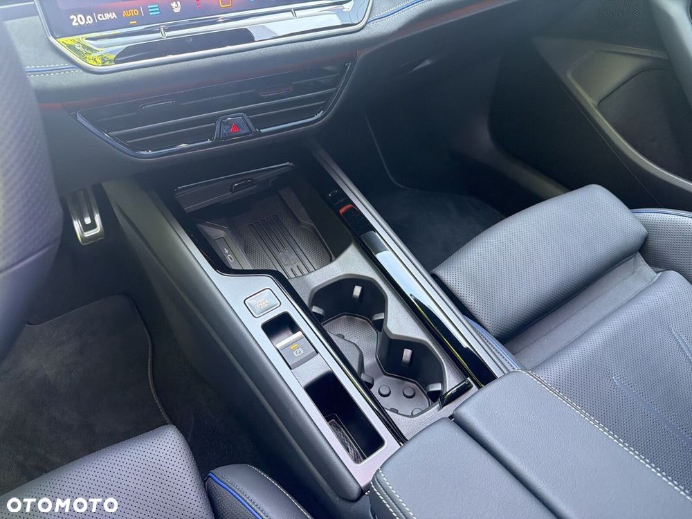 Volkswagen Passat Variant 2.0 TDI SCR 4Mot R-Line DSG - 16
