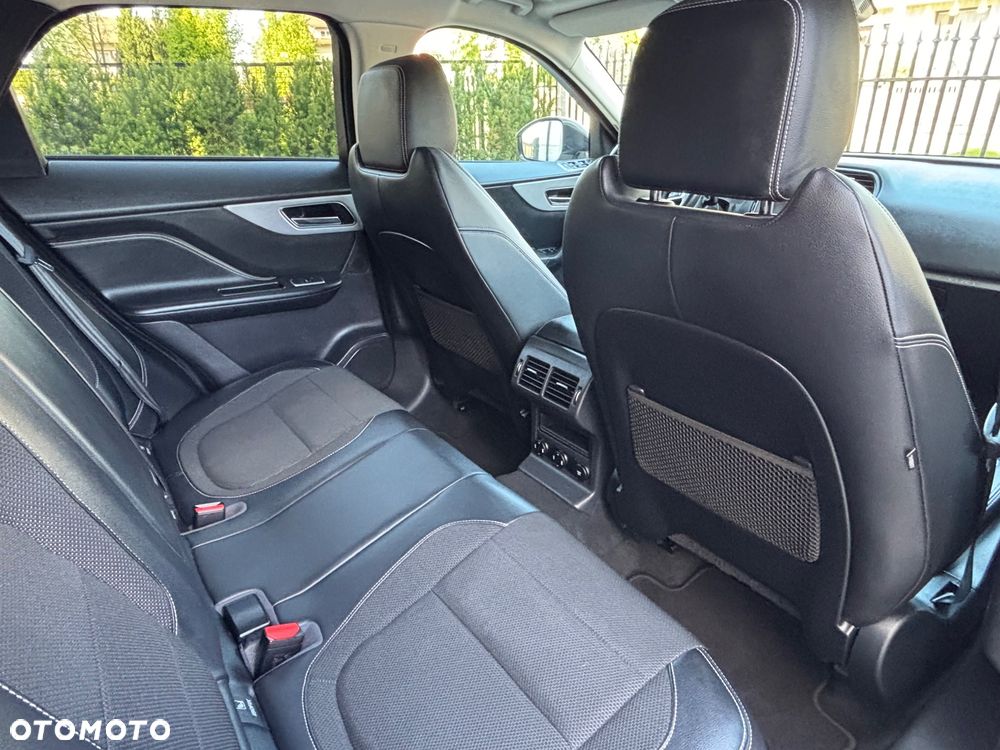 Jaguar F-Pace 2.0 i4D AWD R-Sport - 23
