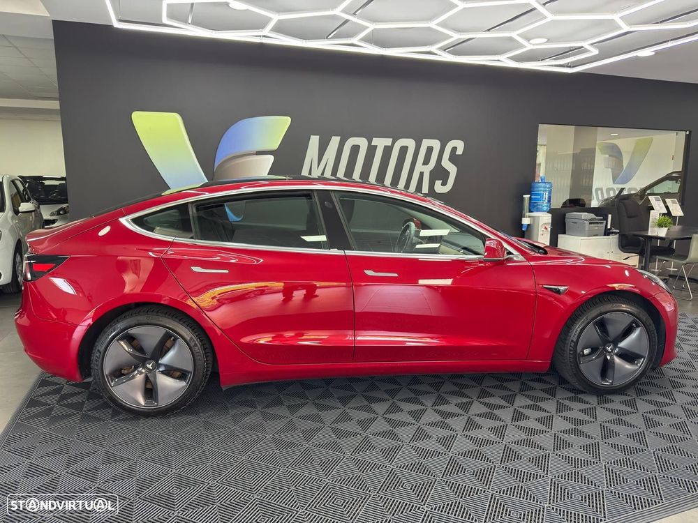 Tesla Model 3 - 3