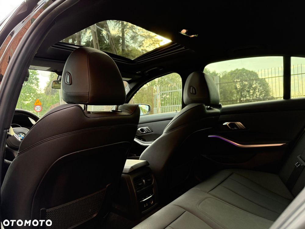 BMW Seria 3 330i M Sport sport - 15