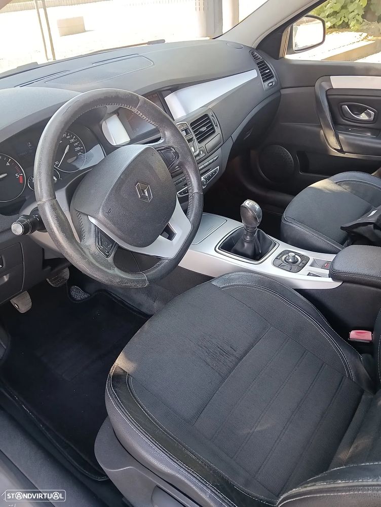 Renault Laguna 2.0 dCi Luxe - 12