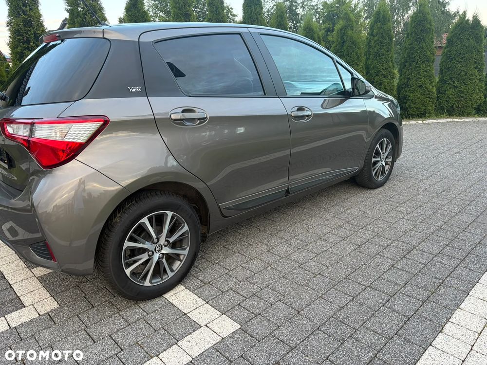 Toyota Yaris 1.5 Premium - 11