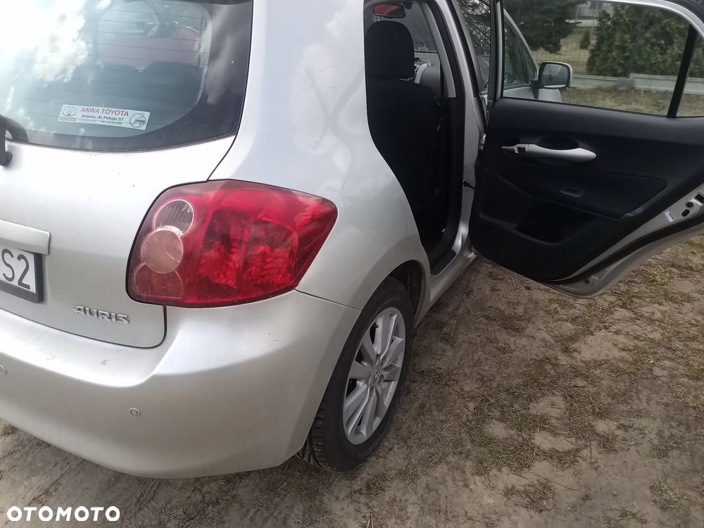 Toyota Auris 1.6 VVT-i Executive - 7