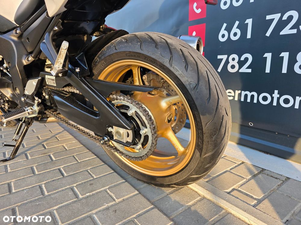 Yamaha FZ8 - 21
