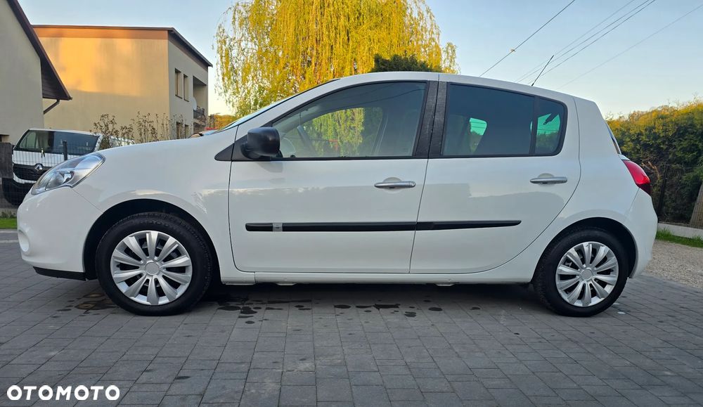 Renault Clio - 11