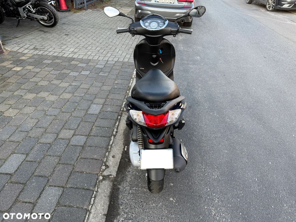 Piaggio FLY - 7