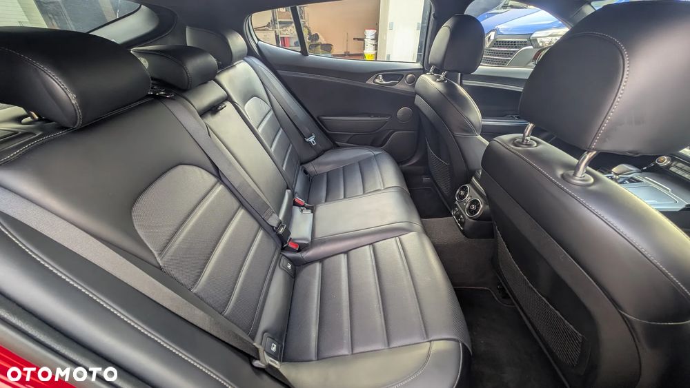 Kia Stinger 3.3 T-GDI V6 GT AWD - 17