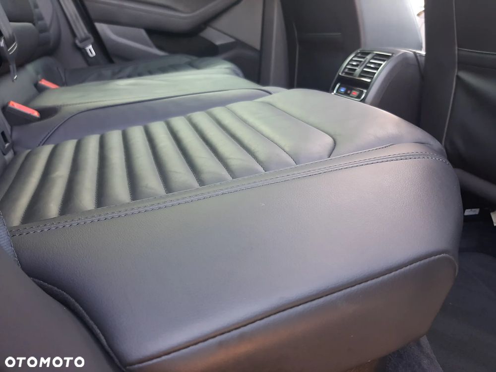 Volkswagen Passat 1.6 TDI SCR DSG Business - 18
