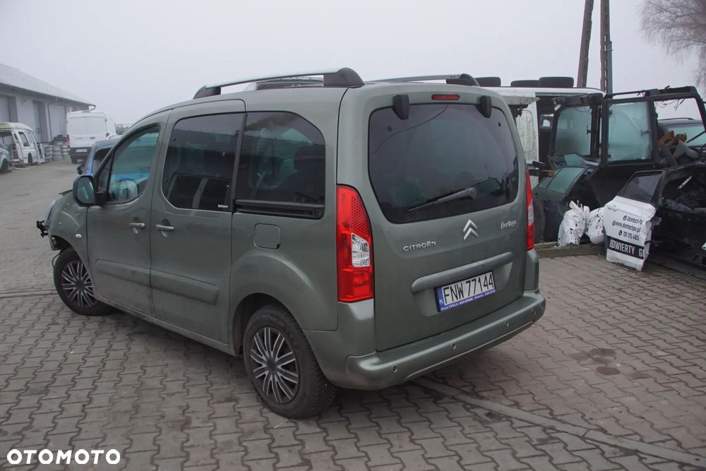 Auto na części - Citroen Berlingo II Multispace 1.6 VTI 120 KM 5F01 20DP56 KGP 2010R Silnik Skrzynia Drzwi Lusterko Zderzak Klapa Lampa Klamka Szyba Relingi Deska Kokpit Sterownik Moduł Czujnik Licznik Panel Wyświetlacz Kierownica - 4