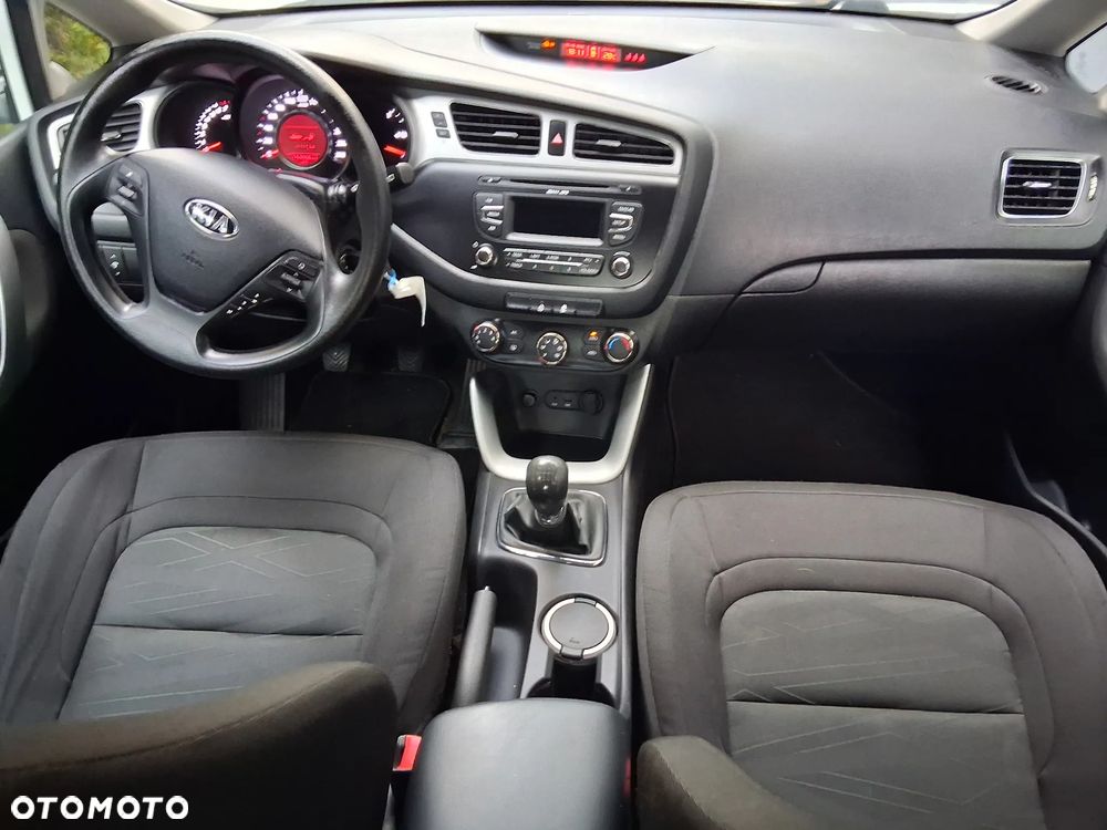 Kia Ceed 1.4 CVVT Attract - 20