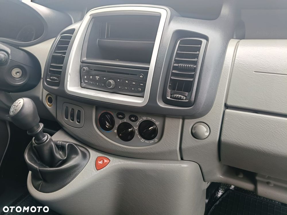 Opel Vivaro - 38