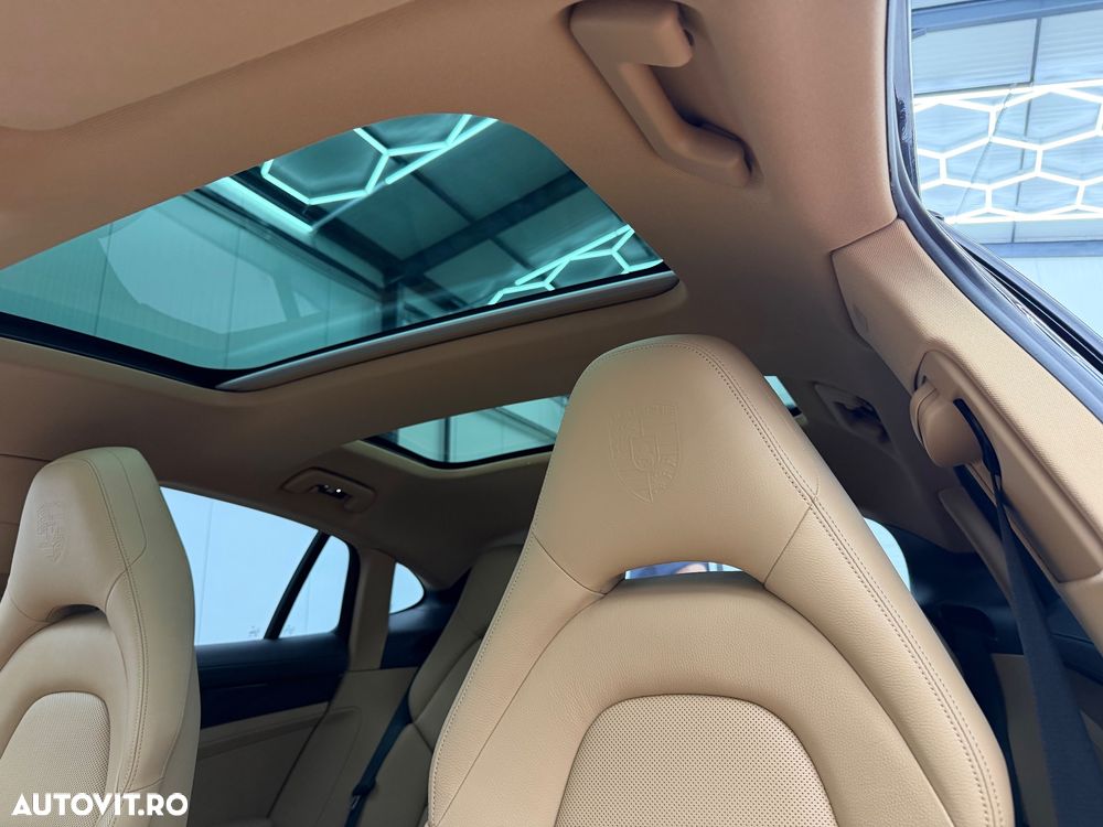 Porsche Panamera 4 Executive - 16