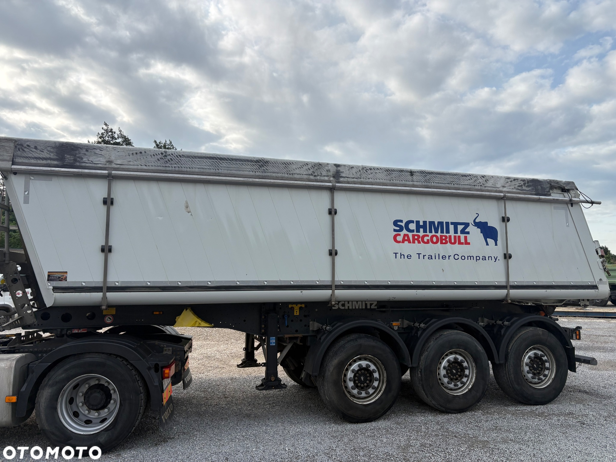 Schmitz Cargobull Schmitz Cargobull Gotha- 28m3/ oś podnoszona/2019 Rok - 3