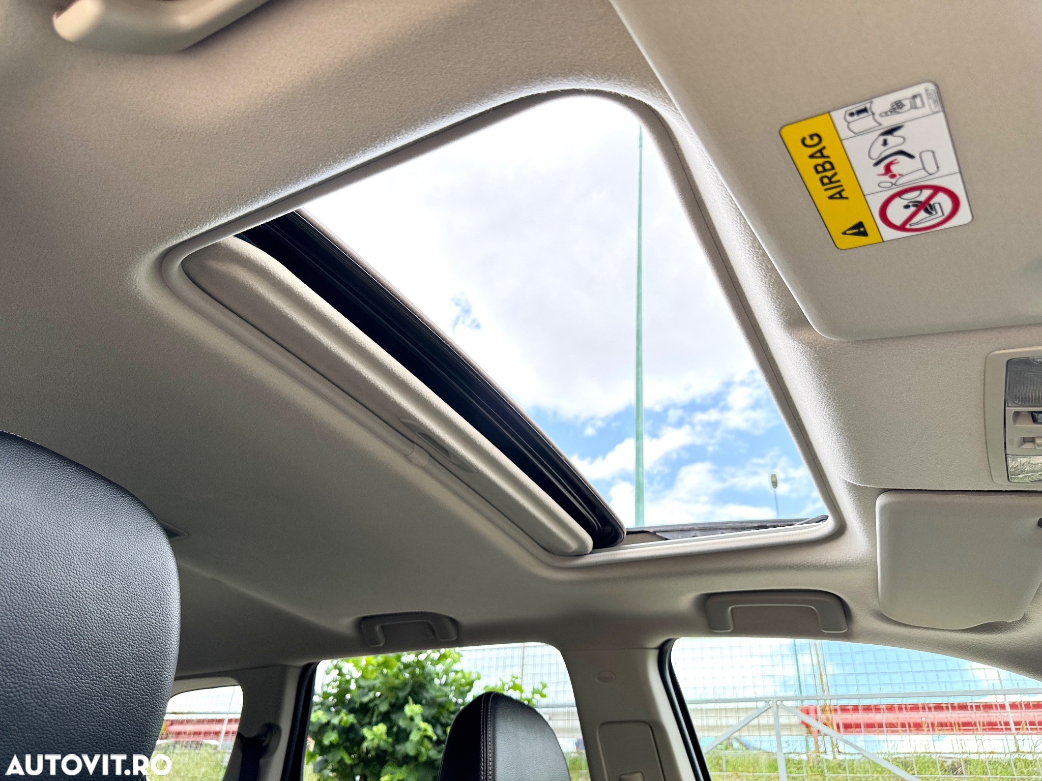 Mitsubishi Outlander 2.0 4WD Plug-In Hybrid - 31