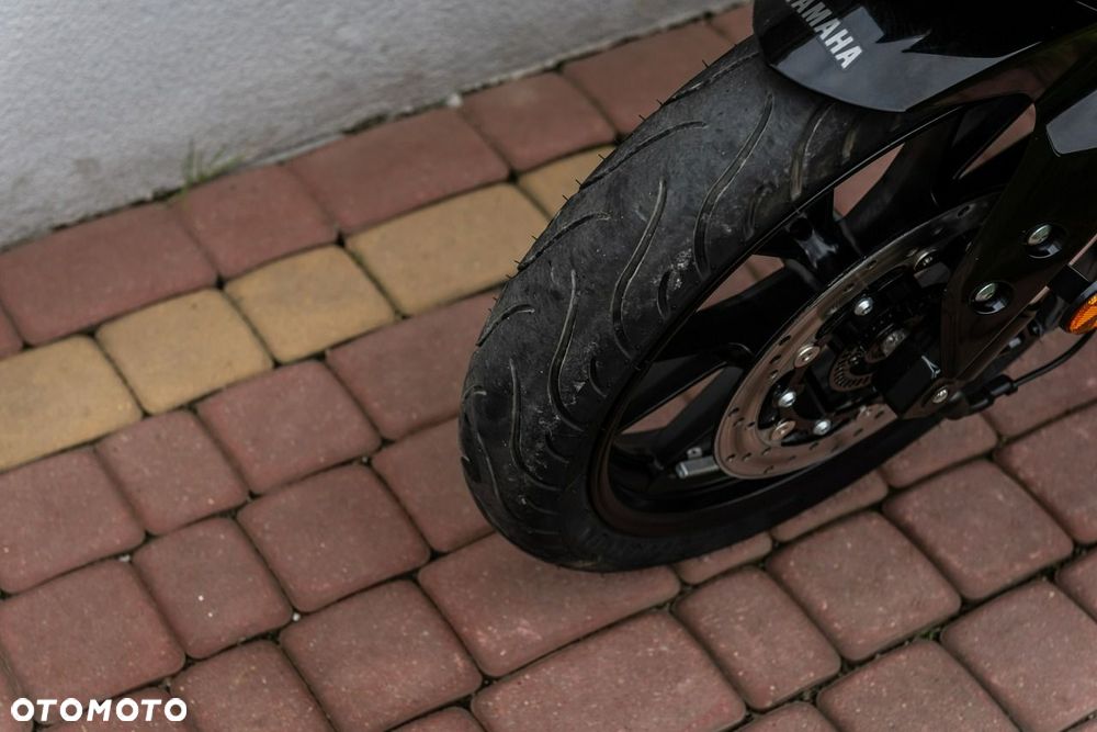 Yamaha YZF - 8