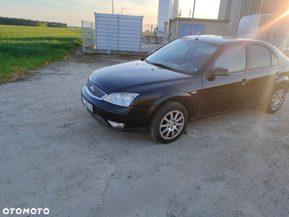 Ford Mondeo 1.8 Ambiente - 12