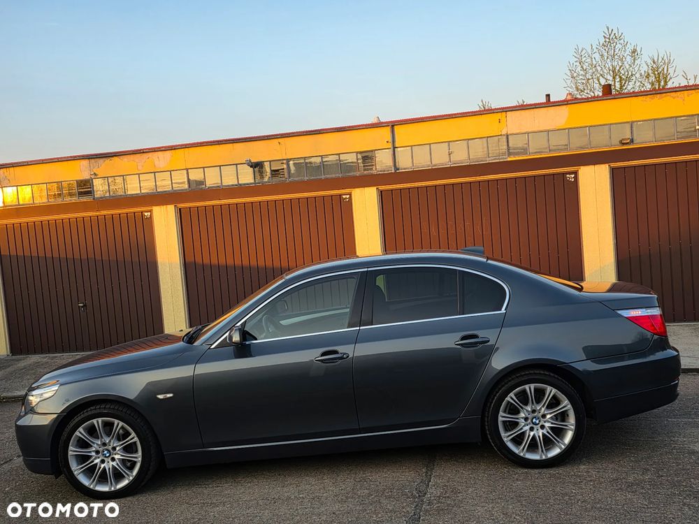 BMW Seria 5 525xi Edition Exclusive - 2