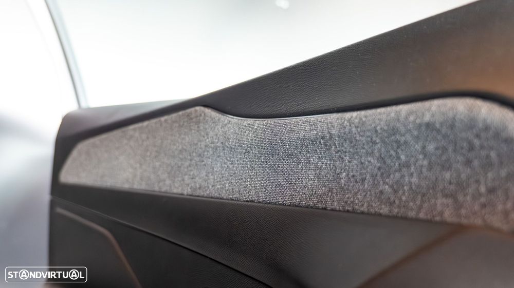 Peugeot 408 1.2 PureTech Allure EAT8 - 13