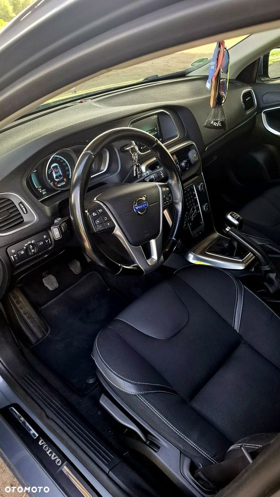 Volvo V40 D4 Kinetic - 17