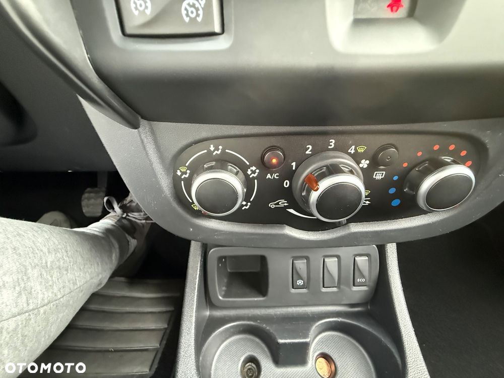 Dacia Duster 1.6 SCe Laureate S&S - 24