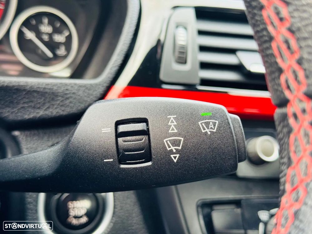 BMW 320 d Line Sport - 24